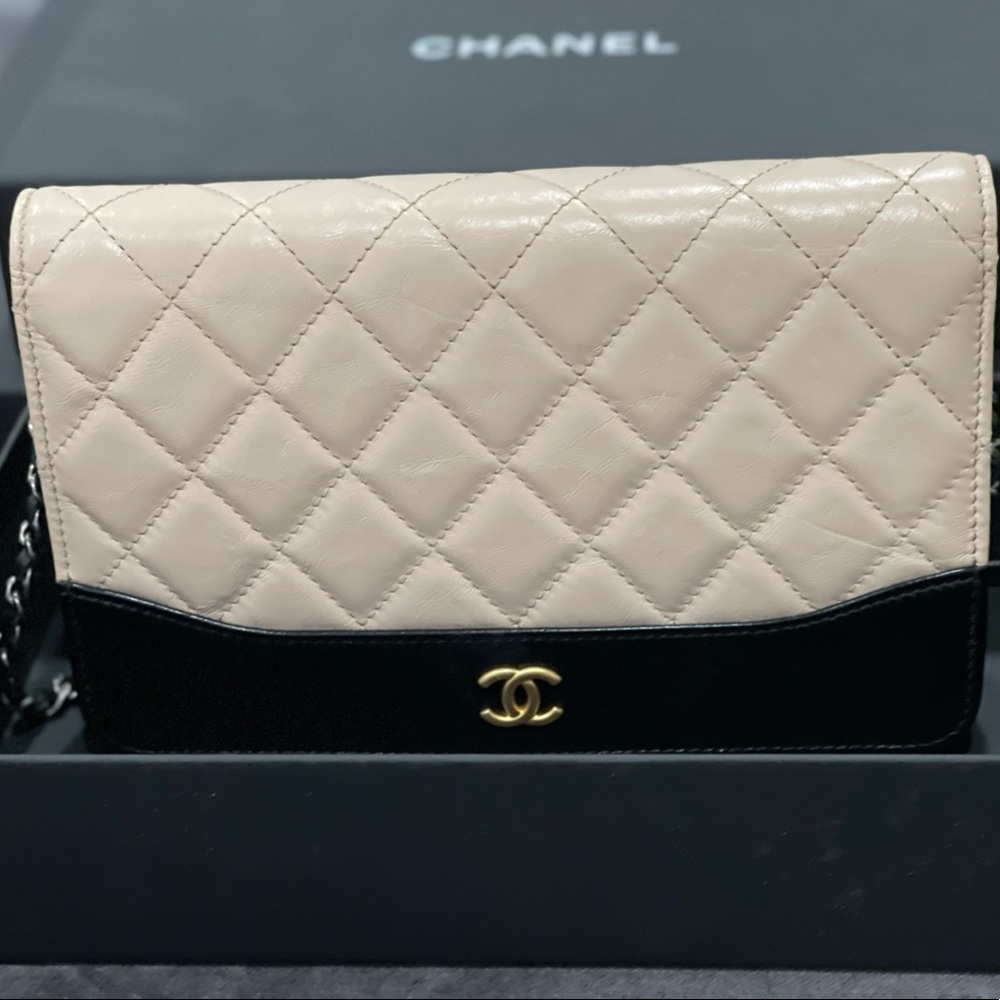 Authentic CHANEL Gabrielle WOC. Never used.